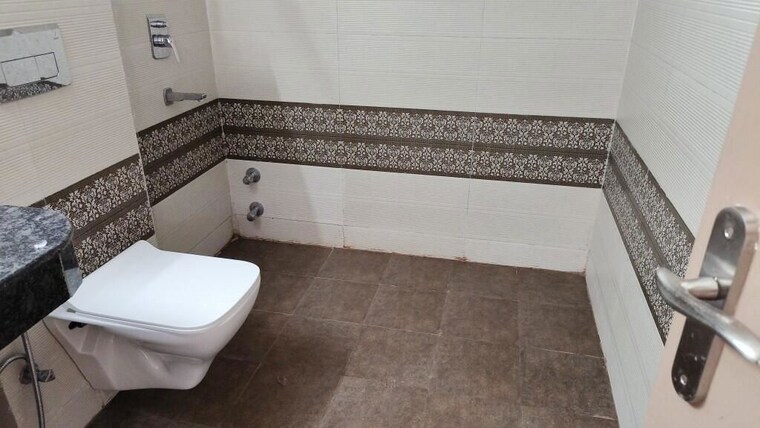 Bathroom, sector 23 2 Bedroom 1200 Sq.Ft. Builder Floor In Sector 23 Gurgaon 10715699