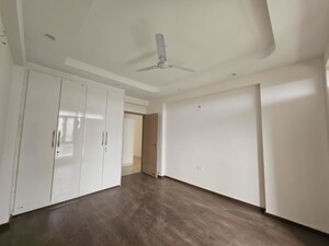 Room in 2 BHK Builder Floor at Sector 21 – for Rent
