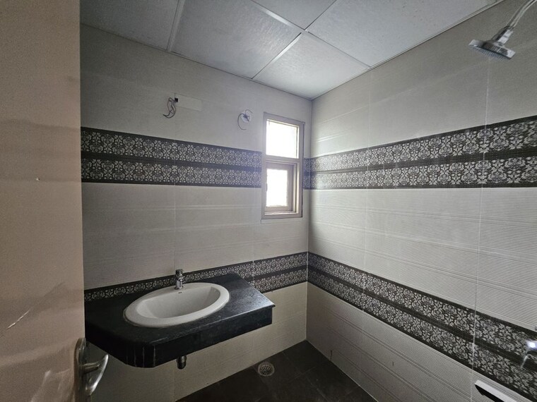 Bathroom, sector 21 2 Bedroom 1200 Sq.Ft. Builder Floor In Sector 21 Gurgaon 10715706