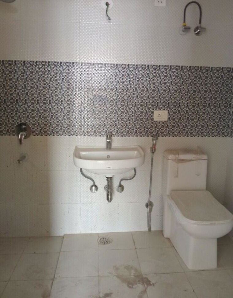 Bathroom, sector 21 2 Bedroom 1200 Sq.Ft. Builder Floor In Sector 21 Gurgaon 10715736