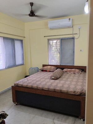 Bedroom in 2 BHK Apartment at Lake Gardens – for Sale