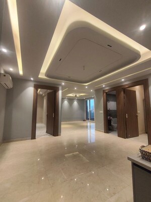 Room in 4 BHK Apartment at Sector 47 – for Rent