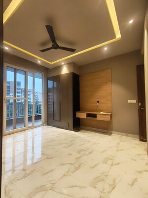 Room in 4 BHK Apartment at Sector 47 – for Rent