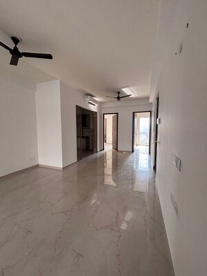 3 BHK Apartment For Rent in Emaar Emerald Floors, Sector 65
