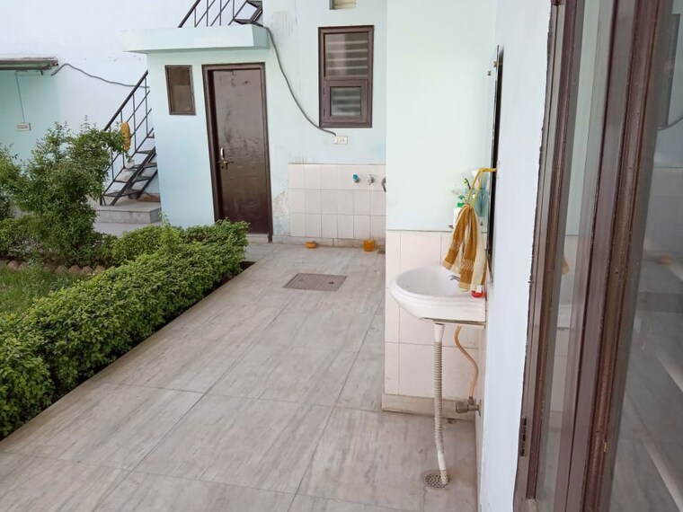Balcony, sector 14 2 Bedroom 1022 Sq.Ft. Independent House In Sector 14 Gurgaon 10715776