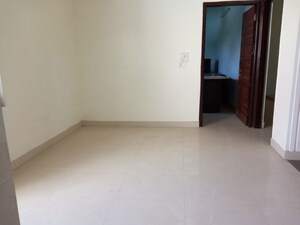 Room in 2 BHK Independent House at Sector 14 – for Rent