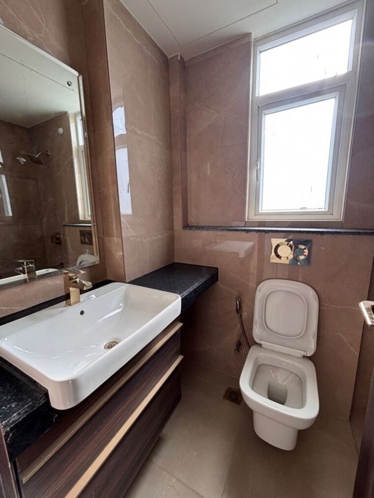 Bathroom, smart-world-orchard 3 Bedroom 1680 Sq.Ft. Apartment In Sector 61 Gurgaon 10715785