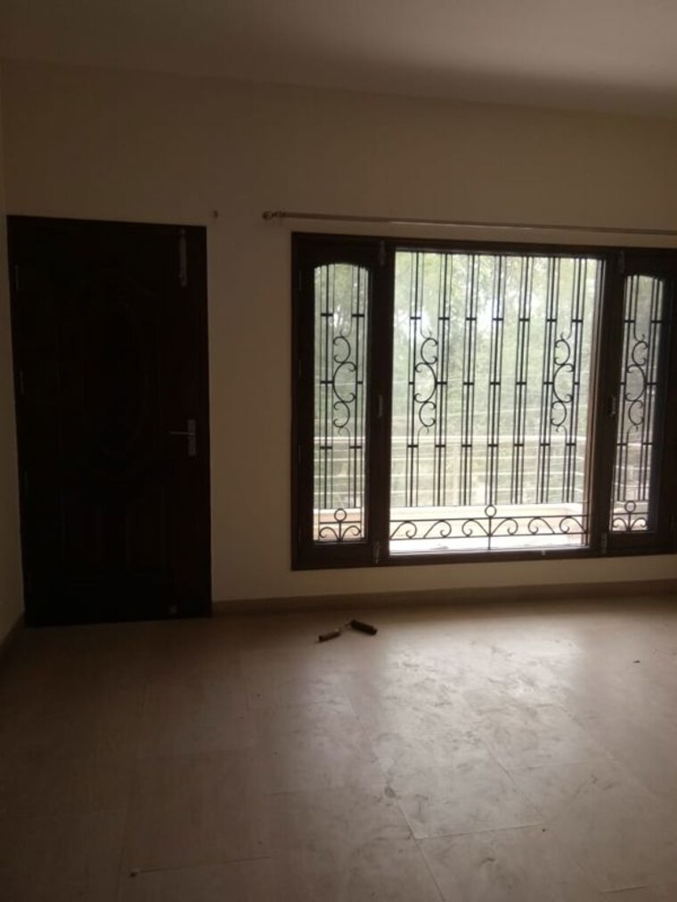 Room, sector 14 2 Bedroom 985 Sq.Ft. Independent House In Sector 14 Gurgaon 10715784
