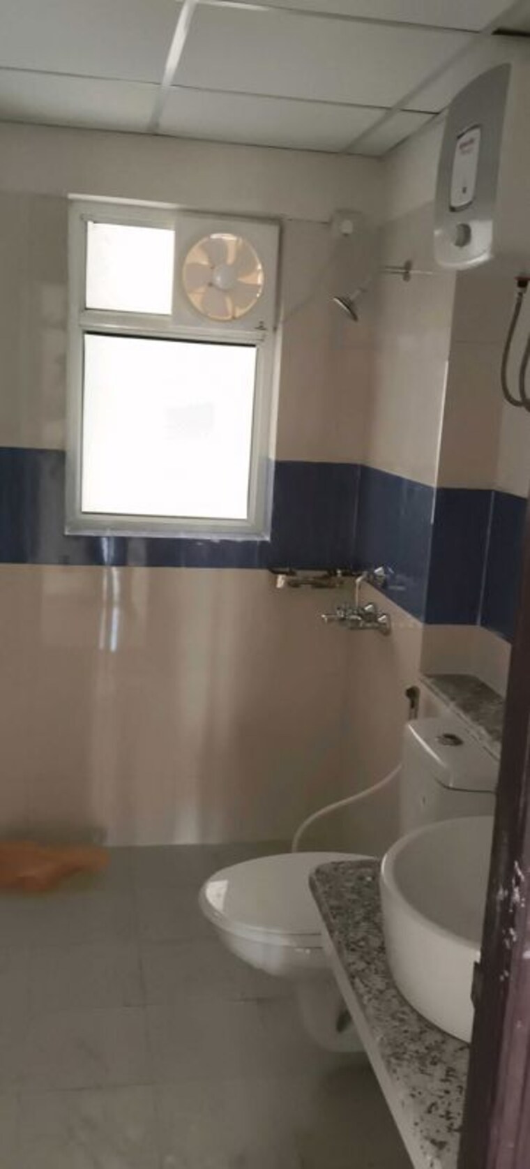 Bathroom, sector 21 3 Bedroom 1550 Sq.Ft. Builder Floor In Sector 21 Gurgaon 10715792