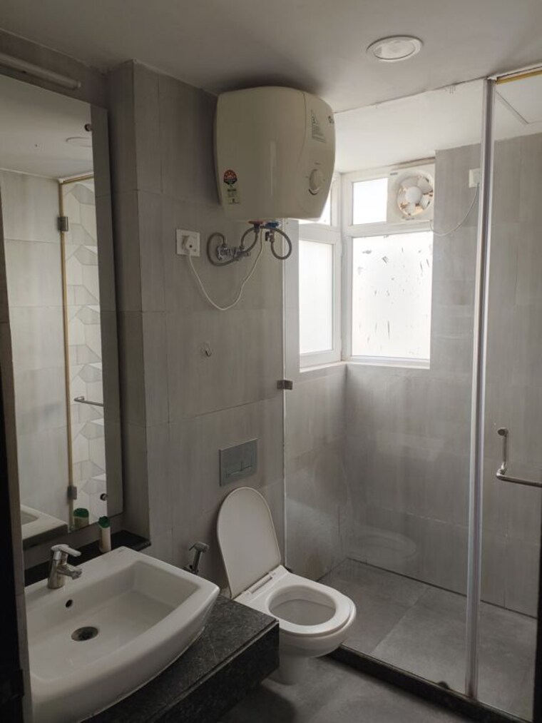 Bathroom, microtek-greenburg 3 Bedroom 1895 Sq.Ft. Apartment In Sector 86 Gurgaon 10715796