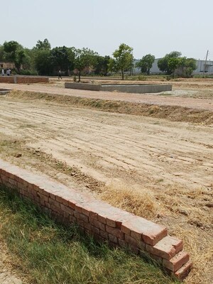 Swimming Pool in  Plot at Kanwara Village – for Sale