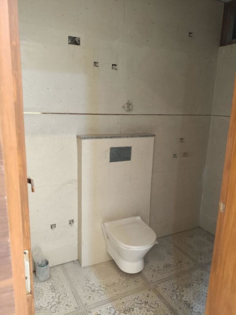 Bathroom, sector 22 3 Bedroom 1550 Sq.Ft. Builder Floor In Sector 22 Gurgaon 10715808