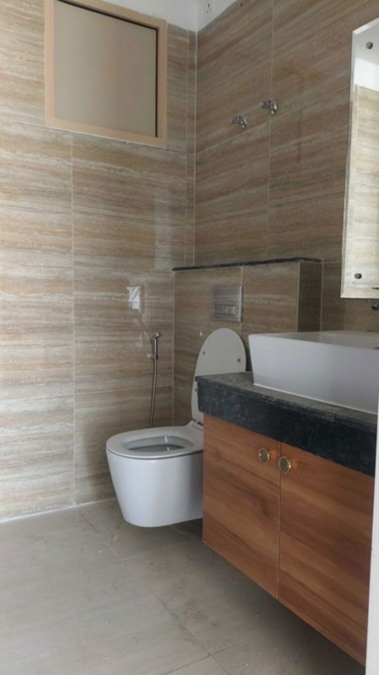 Bathroom, sector 23 3 Bedroom 1550 Sq.Ft. Builder Floor In Sector 23 Gurgaon 10715820