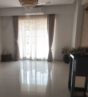 Living Room in 3 BHK Builder Floor at Sector 22 – for Rent