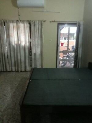 2 BHK Builder Floor For Rent in Sector 21