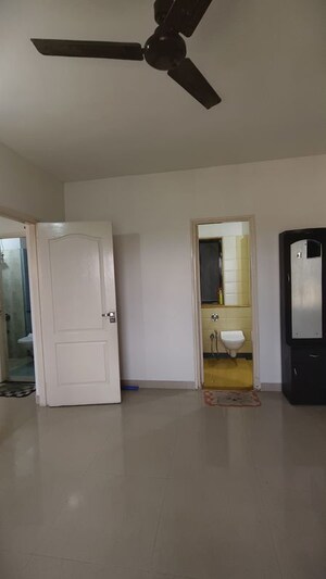 Building Lobby in 2 BHK Apartment at Swapnalok Towers, Malad East – for Rent