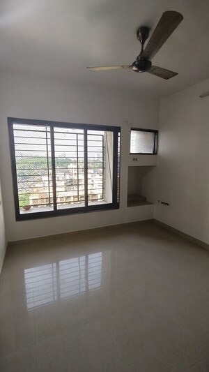 2 BHK Apartment For Rent in Swapnalok Towers, Malad East