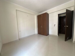 Room in 3 BHK Builder Floor at Sector 22 – for Rent