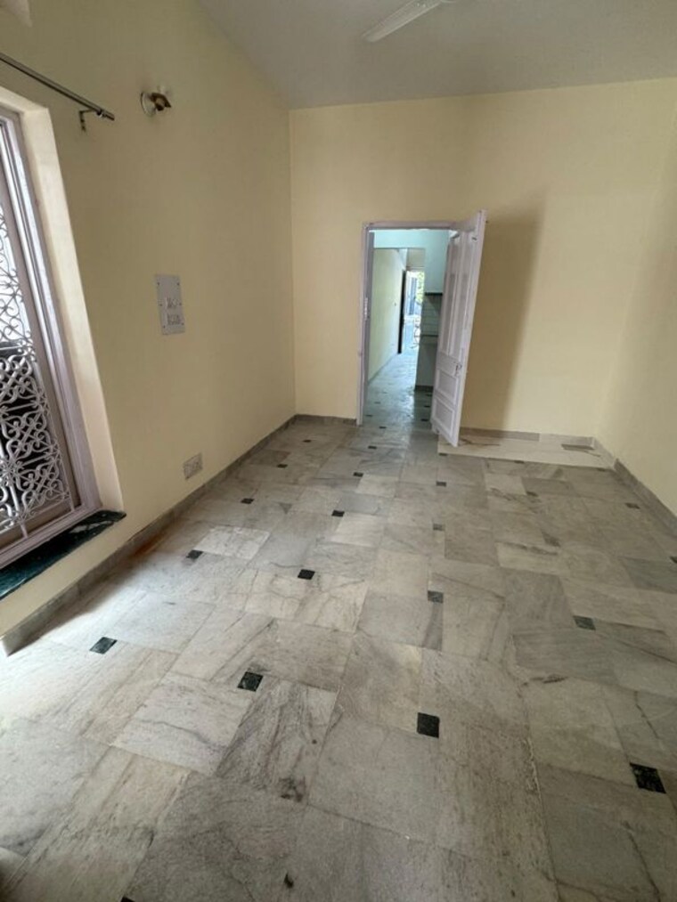 Balcony, sector 35 2 Bedroom 800 Sq.Ft. Builder Floor In Sector 35 Chandigarh 10715895