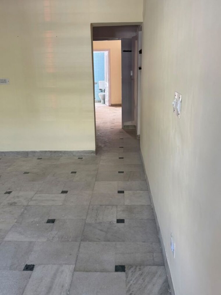 Room, sector 35 2 Bedroom 800 Sq.Ft. Builder Floor In Sector 35 Chandigarh 10715895