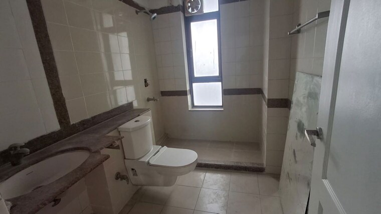Bathroom, unitech-the-close-north 3.5 Bedroom 2100 Sq.Ft. Apartment In Sector 50 Gurgaon 10715883