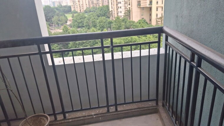 Balcony, unitech-the-close-north 3.5 Bedroom 2100 Sq.Ft. Apartment In Sector 50 Gurgaon 10715883