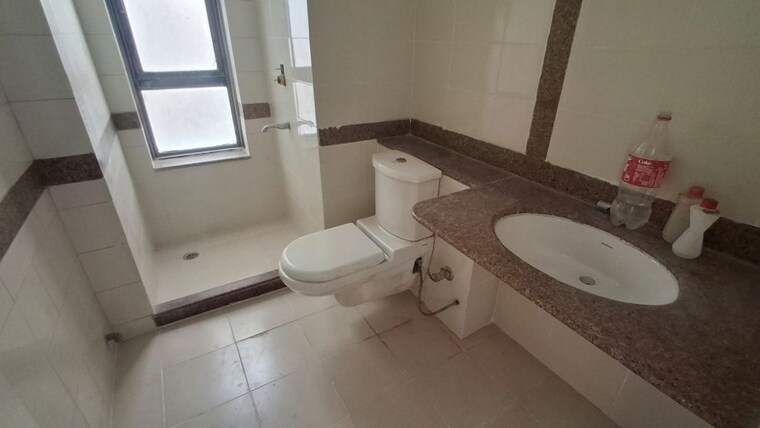 Bathroom, unitech-the-close-north 3.5 Bedroom 2100 Sq.Ft. Apartment In Sector 50 Gurgaon 10715883