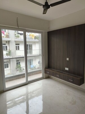 Room in 2.5 BHK Apartment at M3M Soulitude, Sector 89 – for Rent