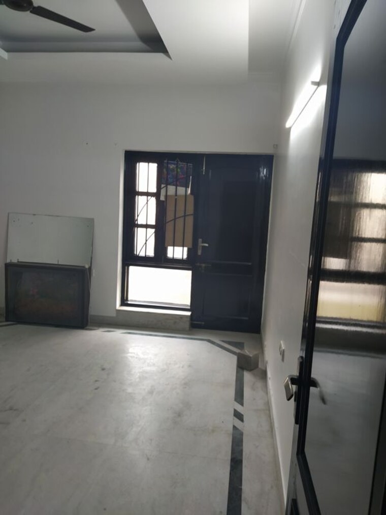 Room, model town 5 Bedroom 4275 Sq.Ft. Builder Floor In Model Town Delhi 10715900