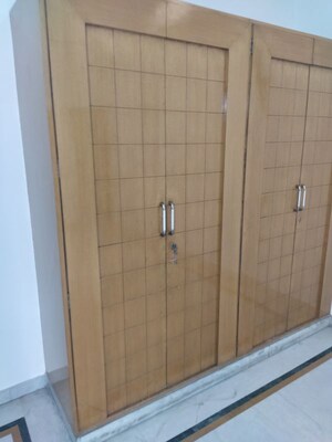  5 BHK Builder Floor at Model Town – for Rent