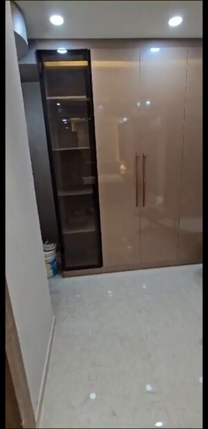 Bathroom in 4 BHK Builder Floor at BPTP Parkland Pride Phase 2, Sector 77 – for Rent
