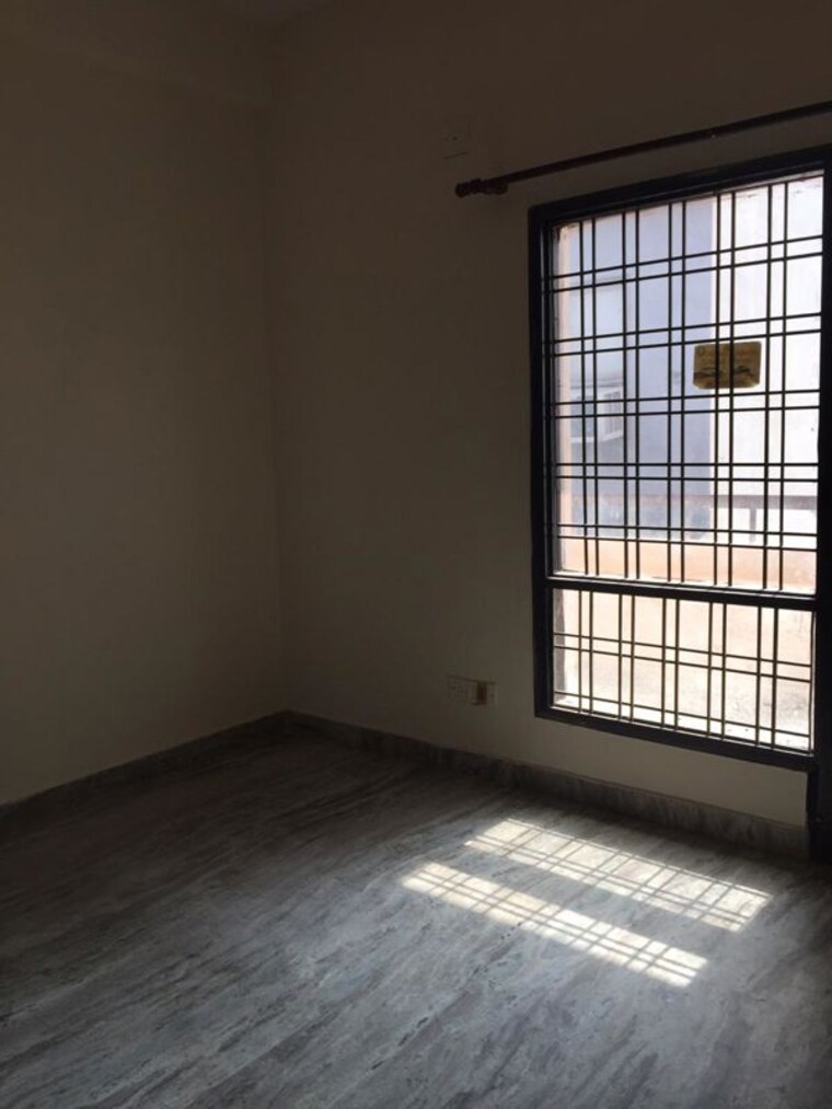 Room, sector 27 4 Bedroom 2700 Sq.Ft. Builder Floor In Sector 27 Gurgaon 10715916