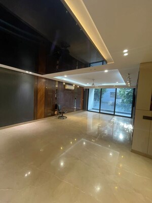 Kitchen in 4 BHK Builder Floor at Sector 27 – for Rent