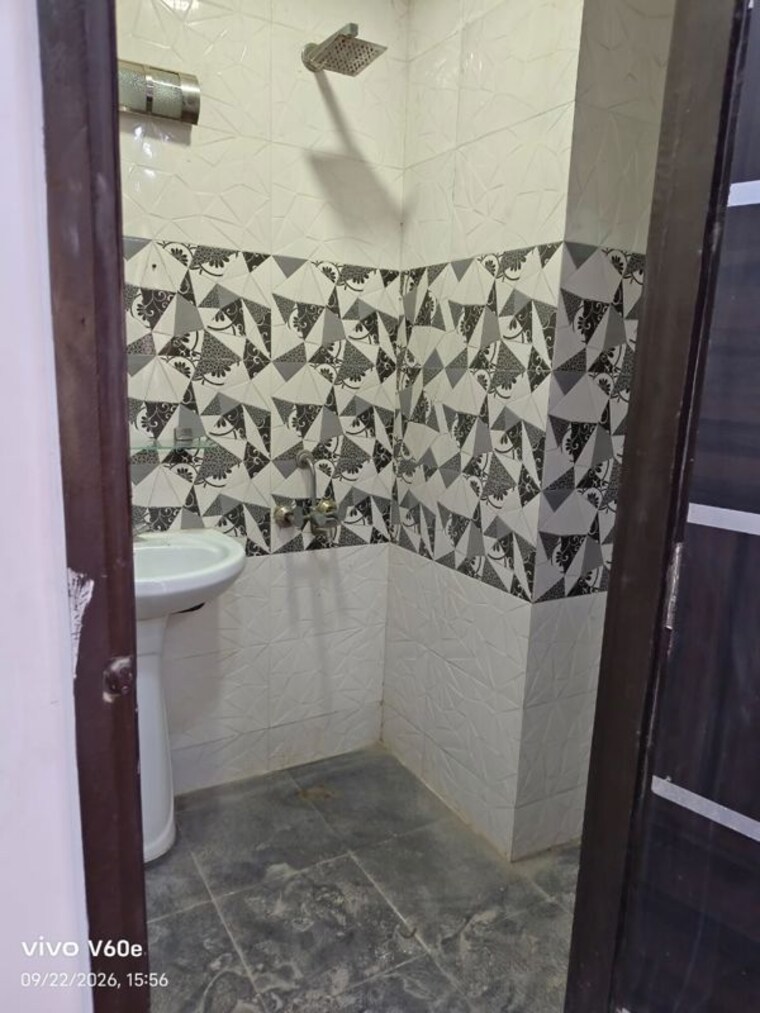 Bathroom, chattarpur 2 Bedroom 900 Sq.Ft. Builder Floor In Chattarpur Delhi 10715932