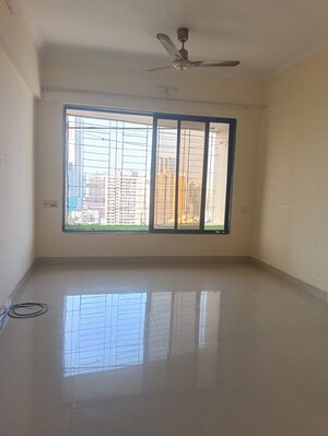 2 BHK Apartment For Rent in Dheeraj Solitaire, Malad West