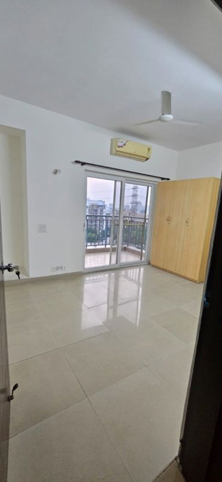 Room, spaze-privy 3 Bedroom 1930 Sq.Ft. Apartment In Sector 72 Gurgaon 10715937