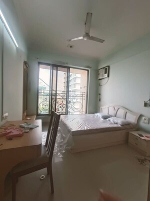 Bedroom in 3 BHK Apartment at Chembur – for Rent
