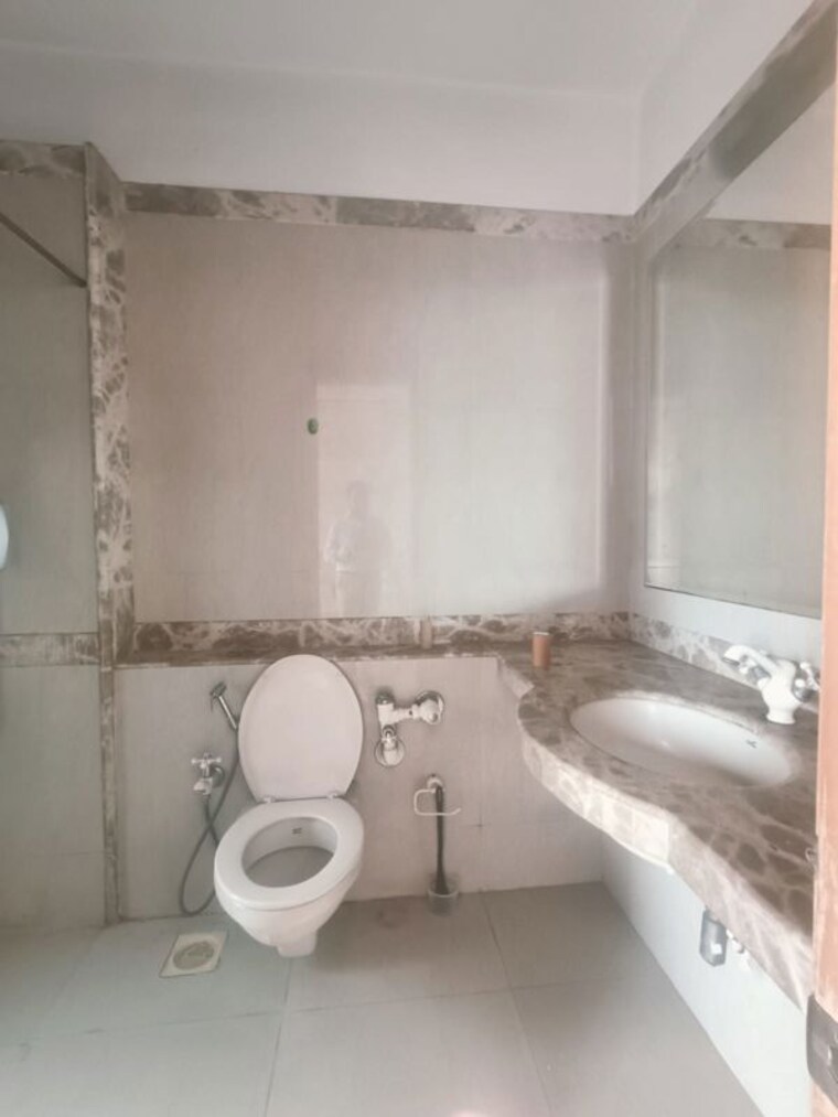 Bathroom, chembur 3 Bedroom 1250 Sq.Ft. Apartment In Chembur Mumbai 10715892