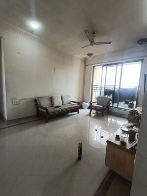 Living Room in 3 BHK Apartment at Chembur – for Rent