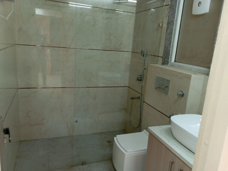 Bathroom, ansal-api-versalia 4 Bedroom 2200 Sq.Ft. Builder Floor In Sector 67a Gurgaon 10715933