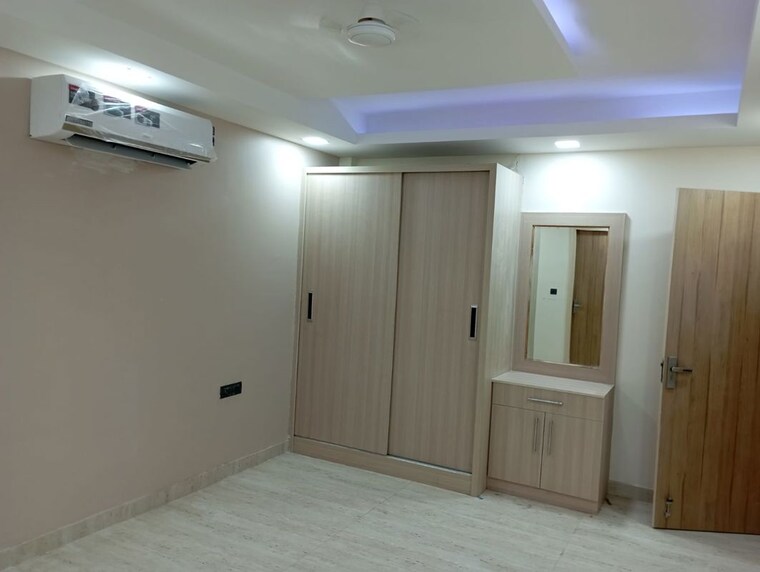 Room, ansal-api-versalia 4 Bedroom 2200 Sq.Ft. Builder Floor In Sector 67a Gurgaon 10715933