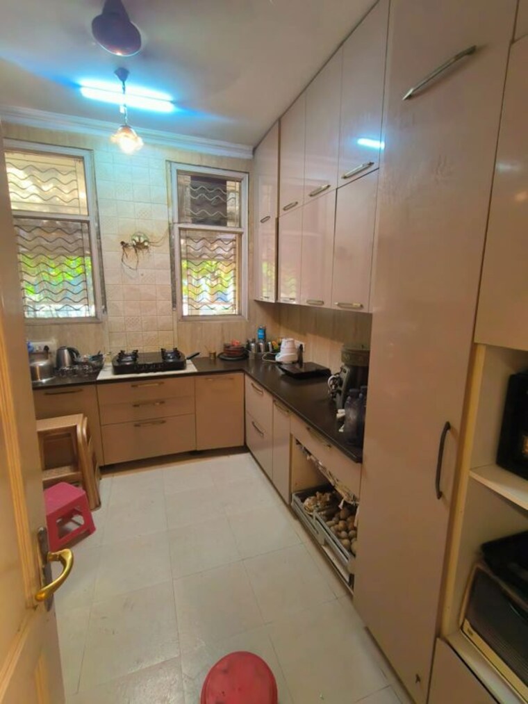 Kitchen, sushant lok i 6 Bedroom 300 Sq.Yd. Independent House In Sushant Lok I Gurgaon 10715923