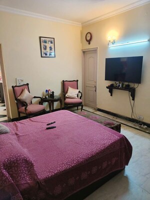 Bedroom in 6 BHK Independent House at Sushant Lok I – for Rent