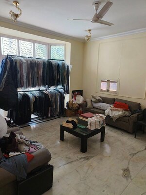 Living Room in 6 BHK Independent House at Sushant Lok I – for Rent