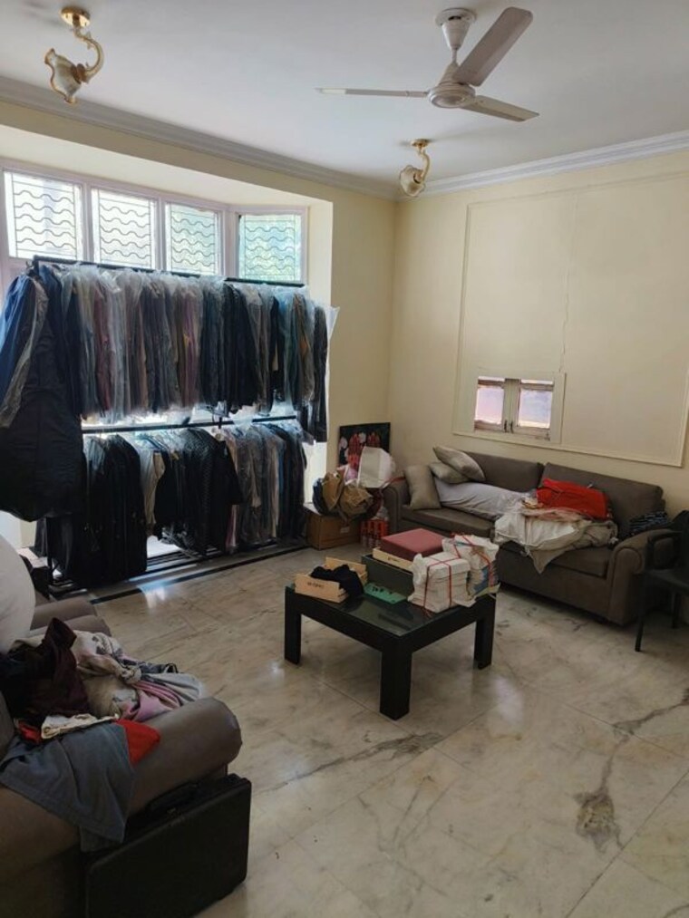 Living Room, sushant lok i 6 Bedroom 300 Sq.Yd. Independent House In Sushant Lok I Gurgaon 10715923