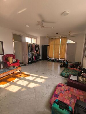 Living Room in 6 BHK Independent House at Sushant Lok I – for Rent