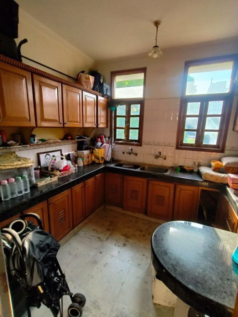 Kitchen, sushant lok i 6 Bedroom 300 Sq.Yd. Independent House In Sushant Lok I Gurgaon 10715923