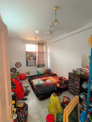 Living Room in 6 BHK Independent House at Sushant Lok I – for Rent
