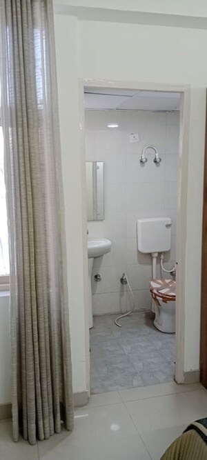 Bathroom in 2 BHK Apartment at Umang Summer Palms, Sector 86 – for Rent