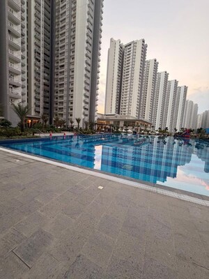 Swimming Pool in 3 BHK Apartment at Meridian Park At The Prestige City, Sarjapur Road – for Rent